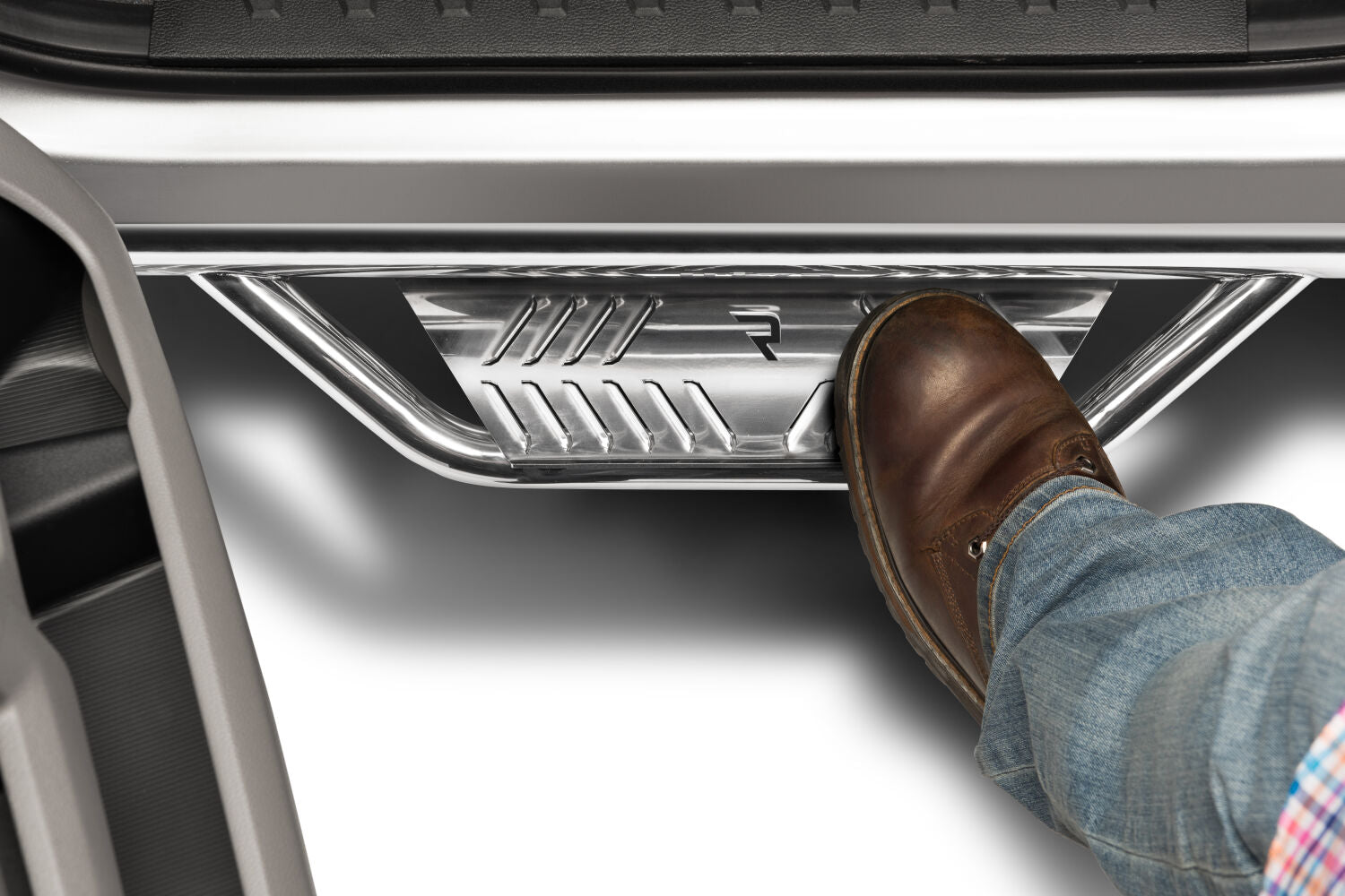 Podium Step SS Cab Length (2 Steps per Side) 3 Inch Main Tube Diameter 2014-2018 (2019 Legacy/Limited) Chevy Silverado/GMC Sierra 1500 Double Cab Polished Stainless NFab
