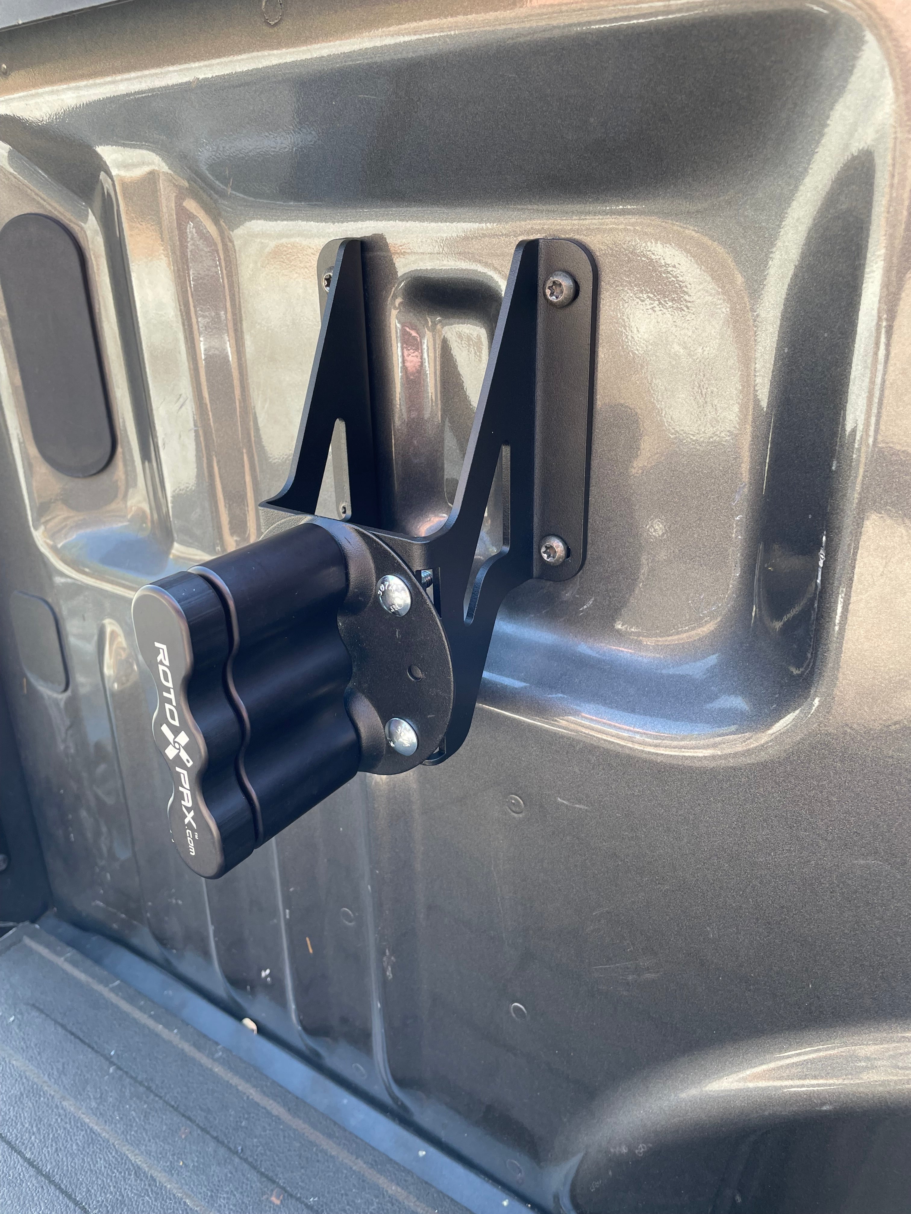 RotoPax Mounting Adapter F-150 F-250 F-350 (Rear Box Link Location)