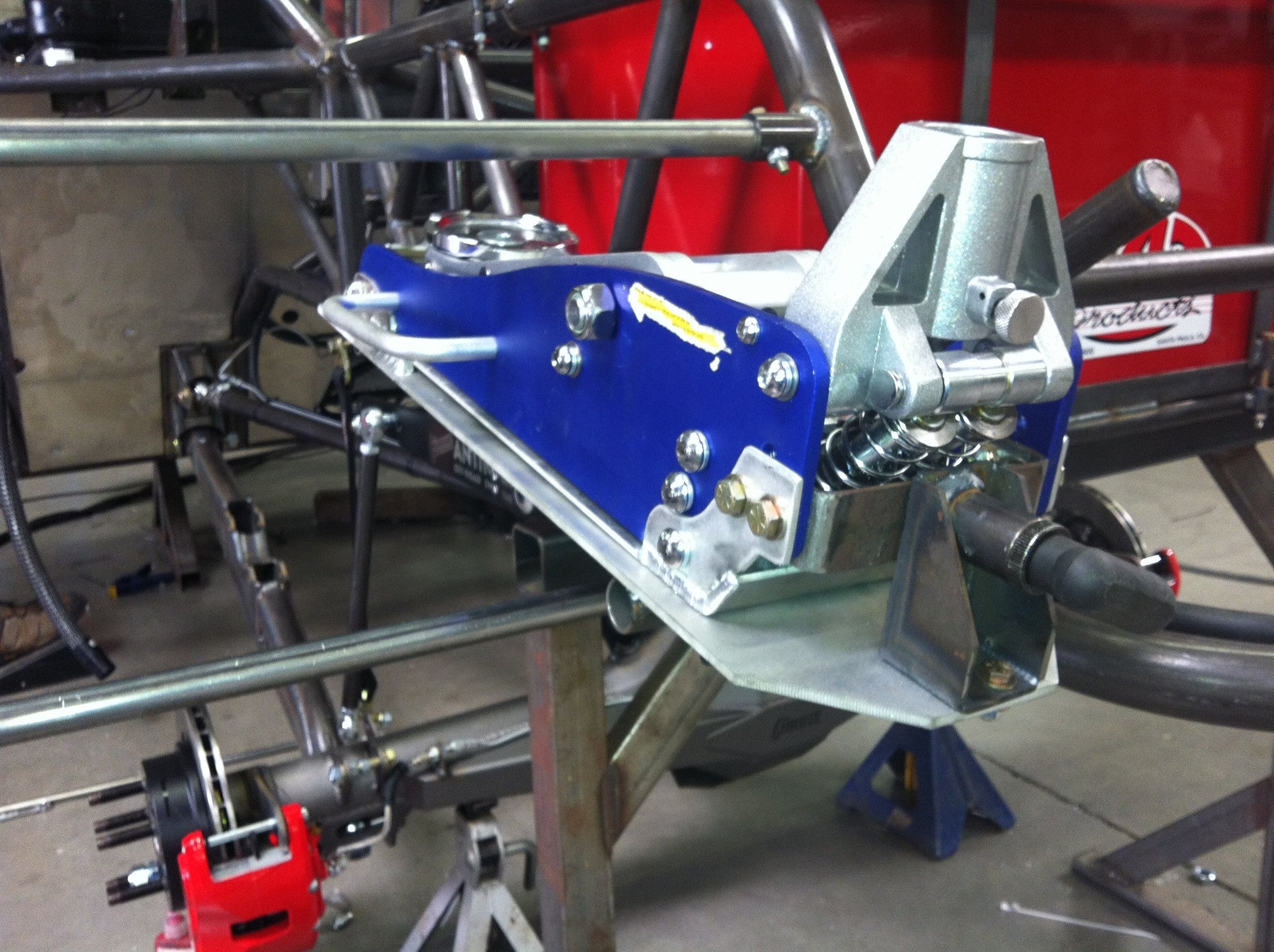 2.5 Ton Quick Release Jack Kit designed for efficient lifting and support in offroad applications. Durable and reliable construction.