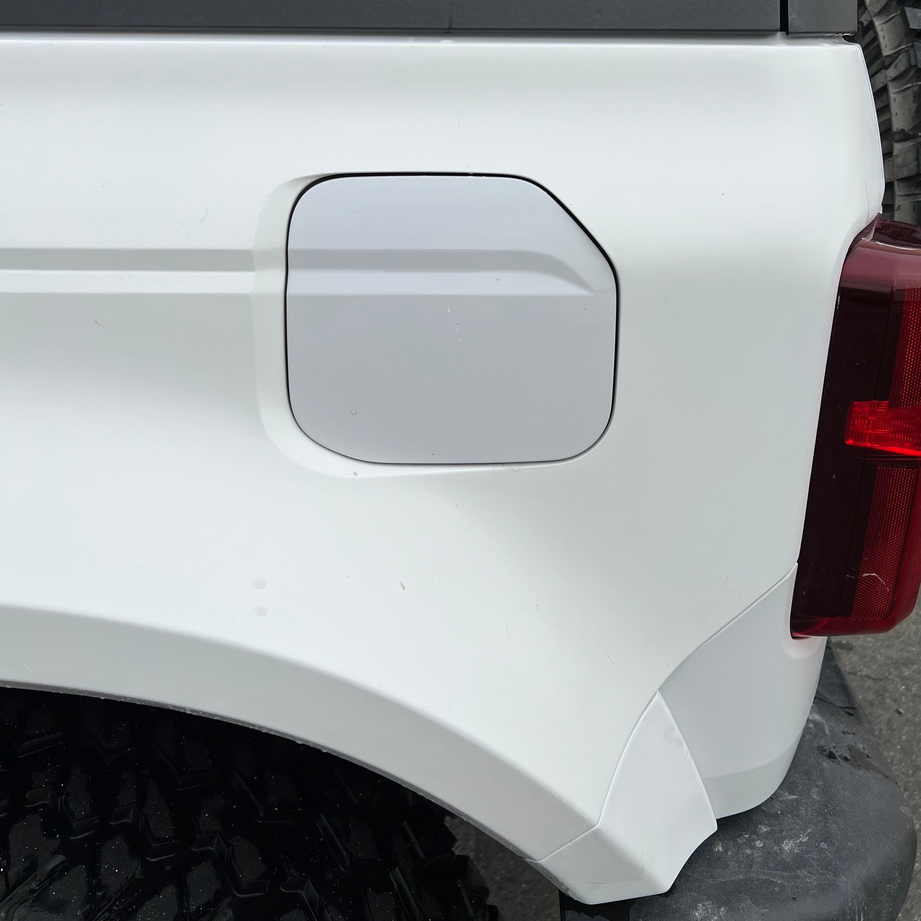Rear quarter panel kit for 2021-2025 Ford Bronco 2-Door, featuring a sleek design and durable finish.