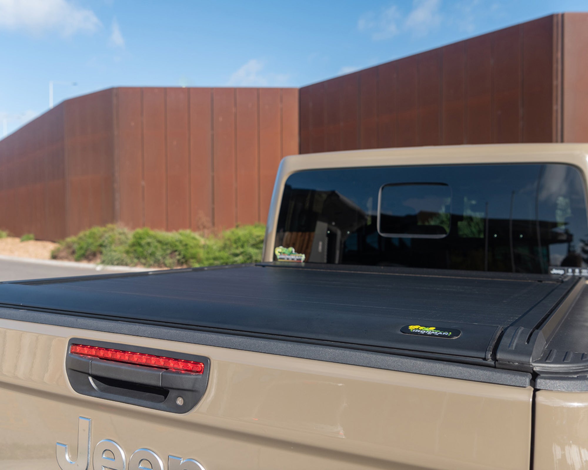 Electric Slide-Away Tonneau Cover for Jeep Gladiator JT (2020+)