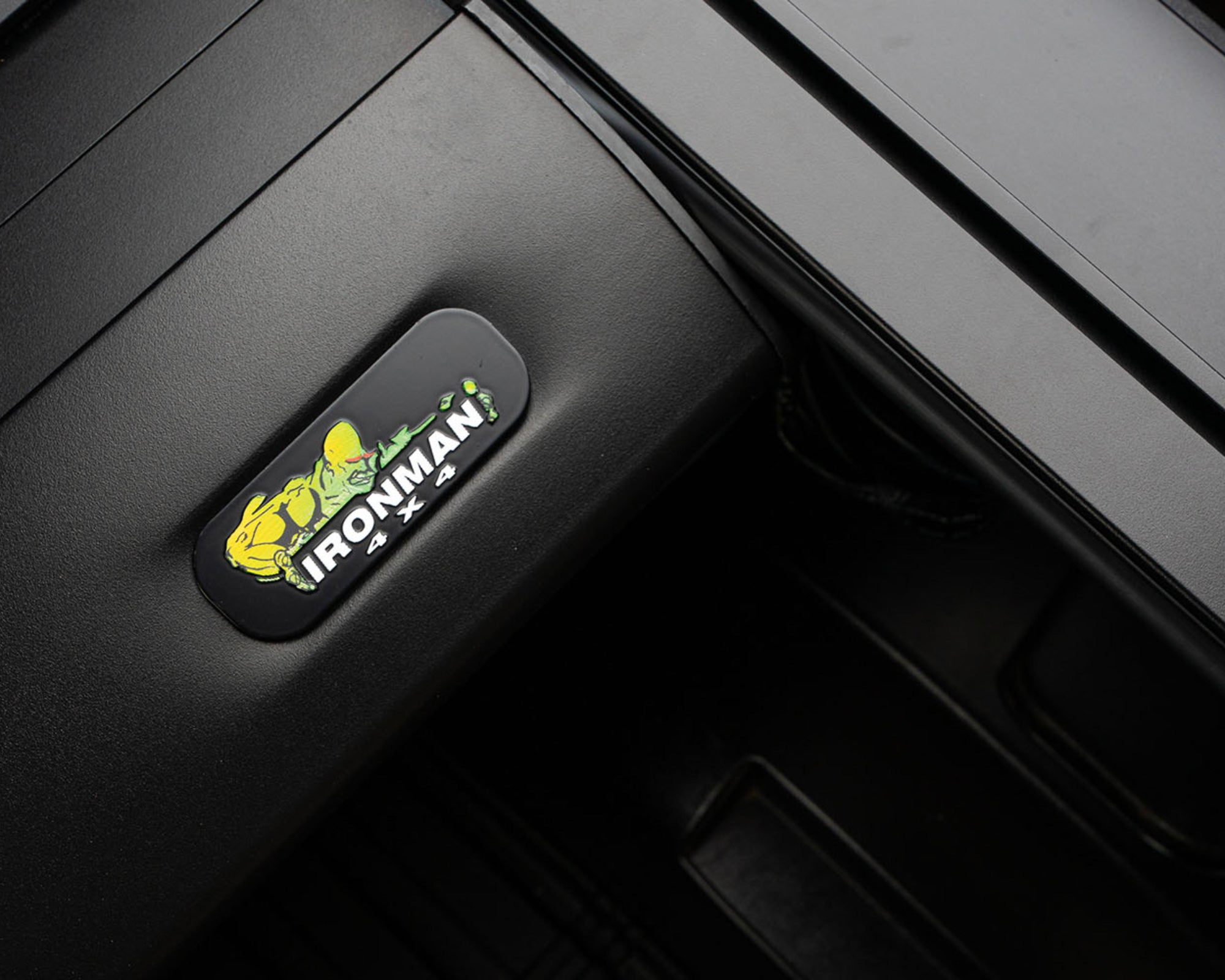 Electric Slide-Away Tonneau Cover for Jeep Gladiator JT (2020+)