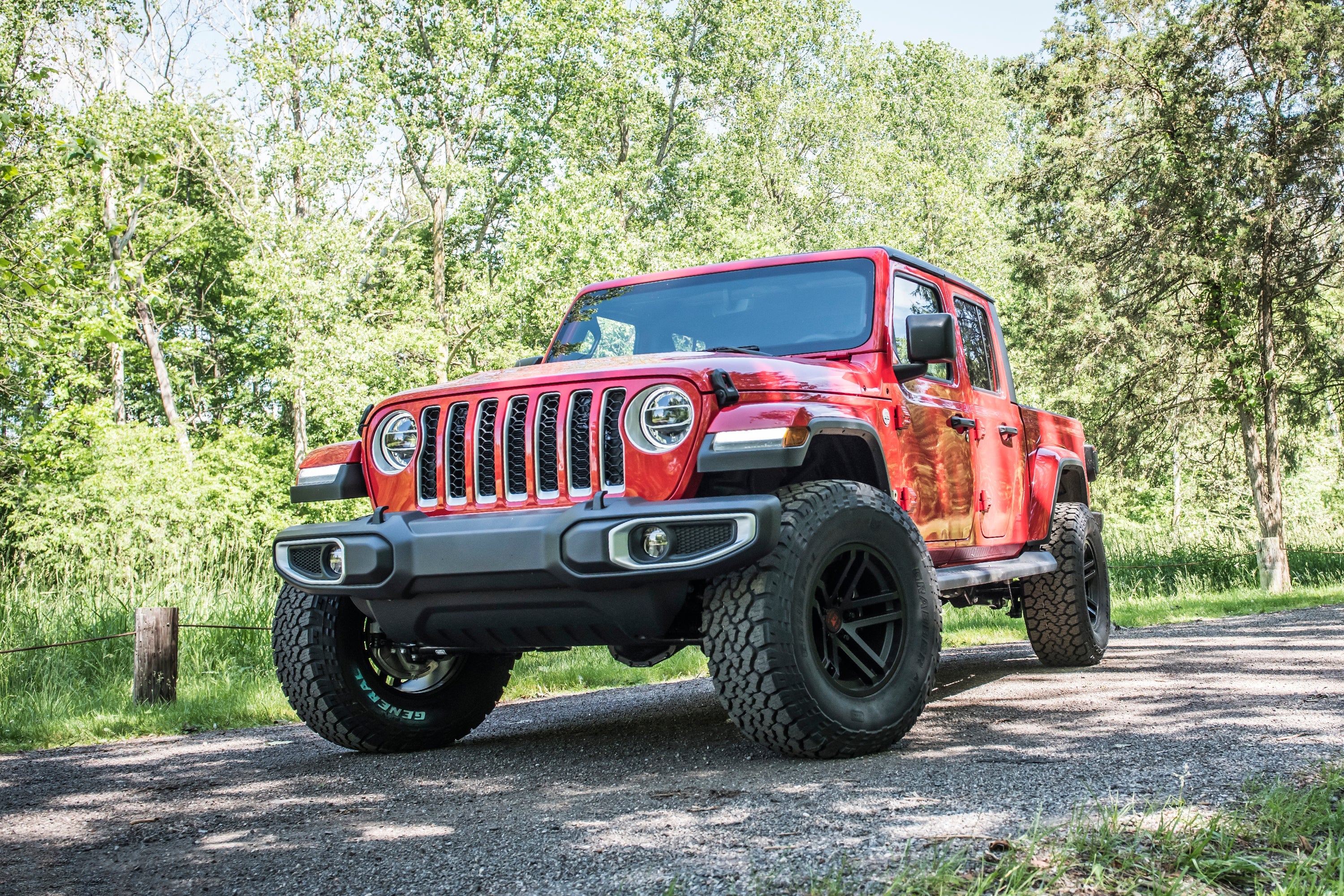 2 Inch leveling kit for Jeep Gladiator JT (2020-2025) enhancing off-road stance and performance on rugged terrain.