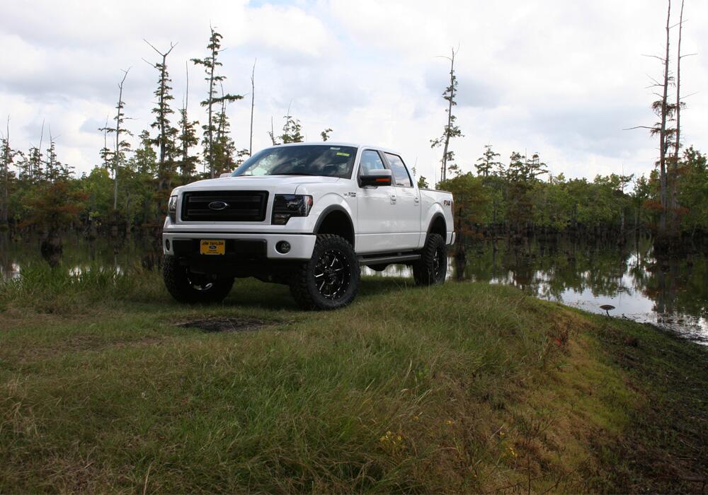 6 Inch Lift Kit 2009-2014 Ford F-150 4WD with Superlift Rear Shocks Superlift