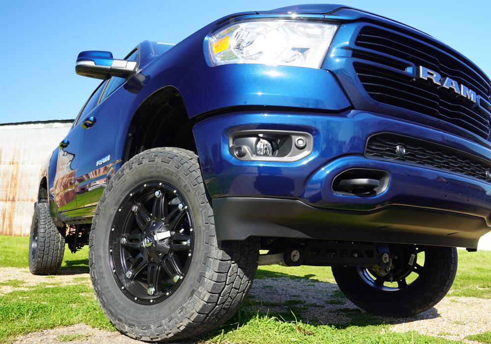 6 Inch Lift Kit 2019-2025 (New Body Style) Ram 1500 4WD without Factory Air Ride Suspension without factory 22 Inch wheels Superlift