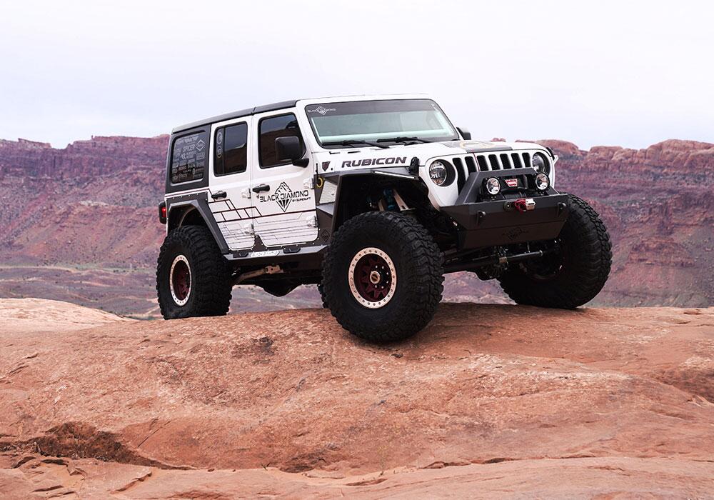 4 Inch Rock Runner Series Lift Kit 2018-2023 Jeep Wrangler JL Unlimited 4-Door 4WD with Fox 2.0 Reservoir Shocks Does Not fit 2-Door Models, Diesel Models or 392 Models Superlift