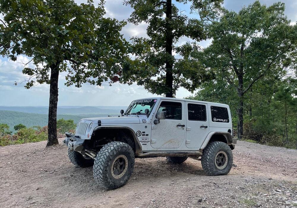 4 Inch Rock Runner Series Lift Kit 2007-2018 Jeep Wrangler JK 4-Door 4WD with Bilstein Shocks Superlift