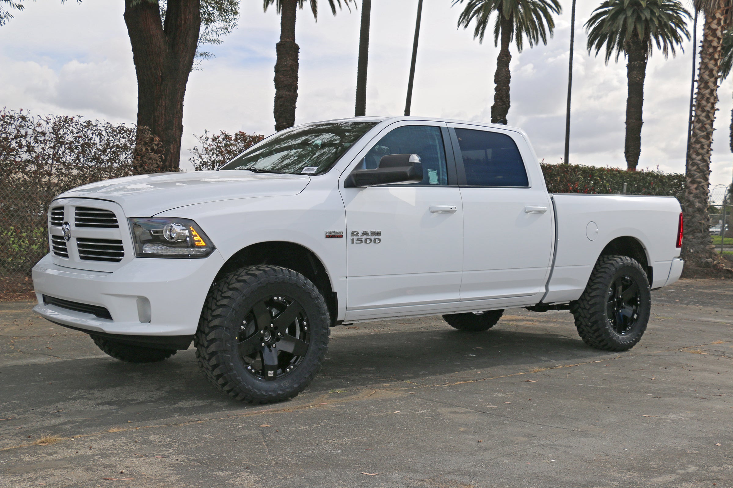 09-18 RAM 1500 4WD .75-2.5 Inch Stage 1 Suspension System Icon Vehicle Dynamics