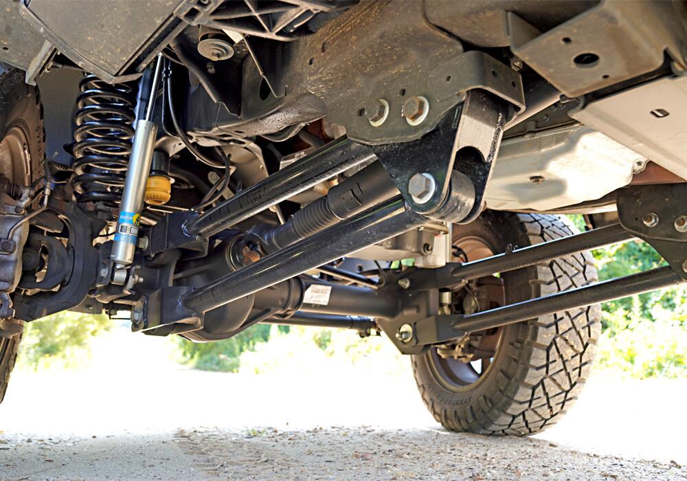 6 Inch Lift Kit 2011-2016 Ford F-250/350 4WD Diesel Engine with 4-Link Conversion with Fox 2.0 Series Shocks Superlift