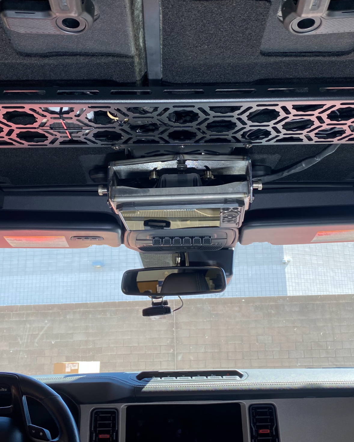 Fold Down Lowrance HDS7-LIVE GPS Mount - Bronco and Bronco Raptor Roof Mount