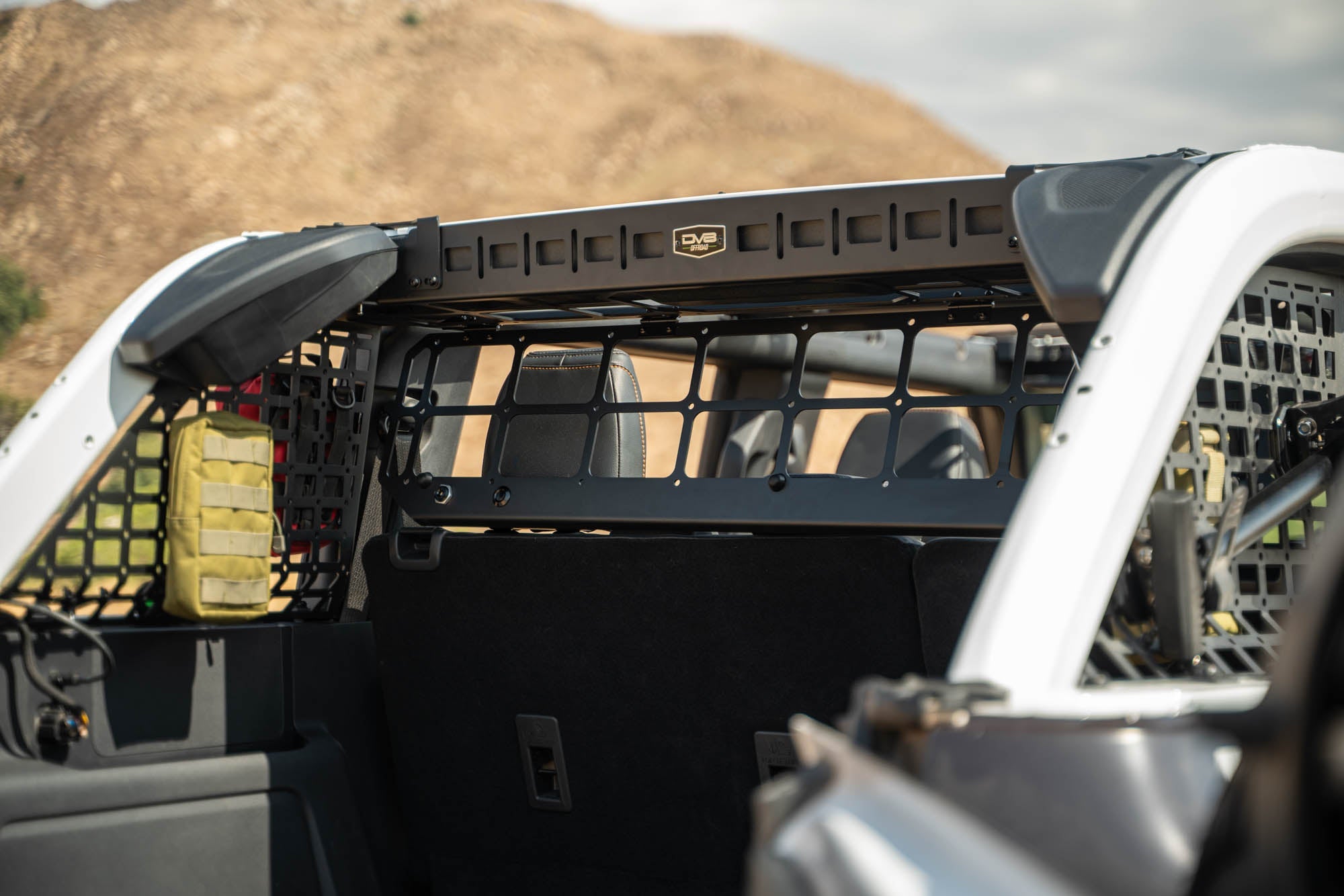 2021 2024 Ford Bronco Dog Barrier DV8 Offroad