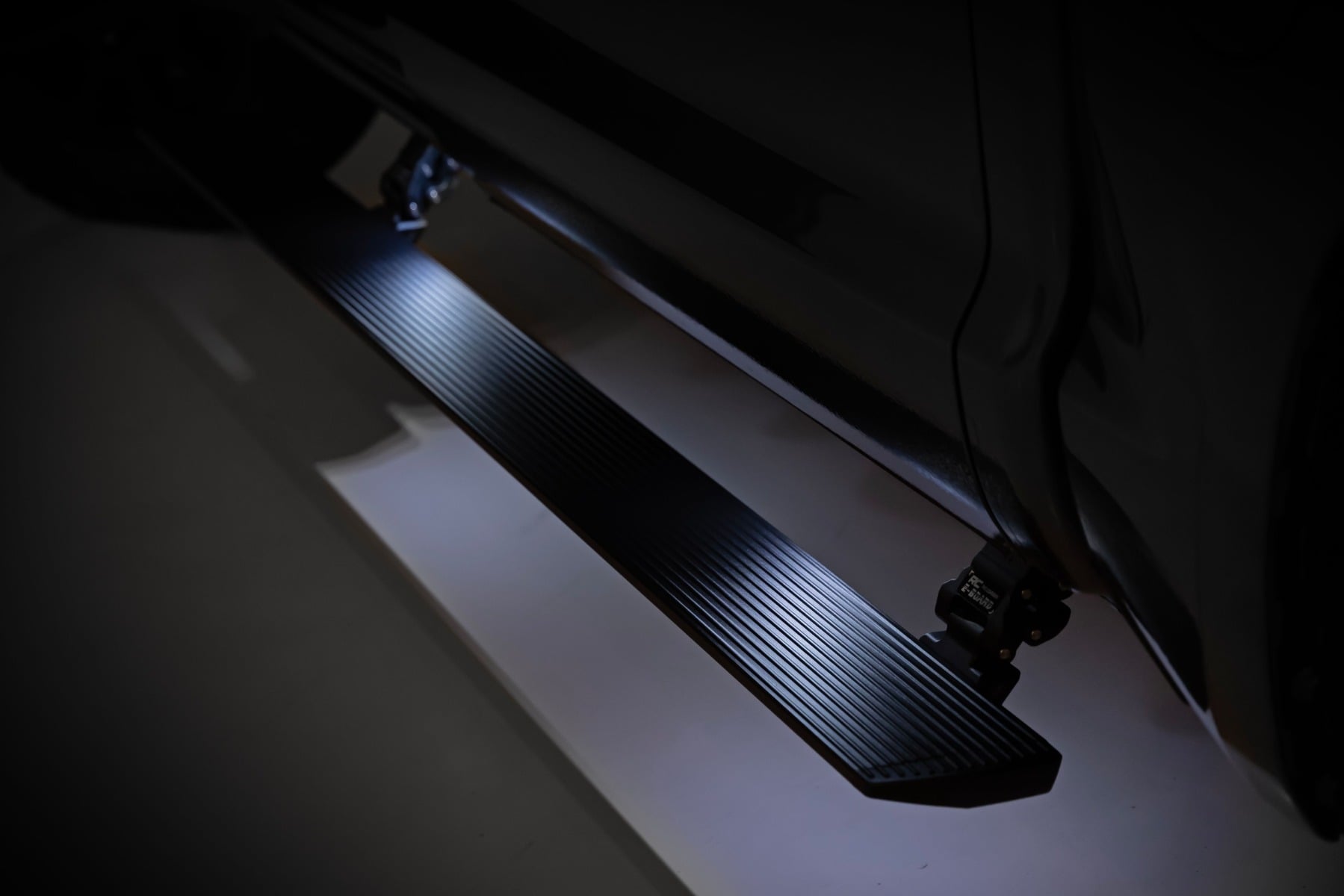 Power Running Boards Dual Electric Motor Toyota 4Runner 2WD/4WD (10-24) Rough Country