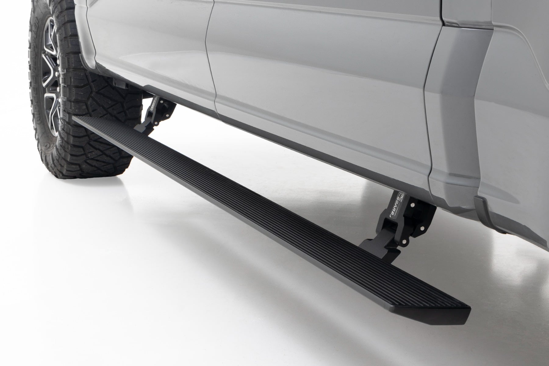 Power Running Boards Dual Electric Motor Ford F-150/Lightning/F-250/F-350/Raptor (15-26) Rough Country