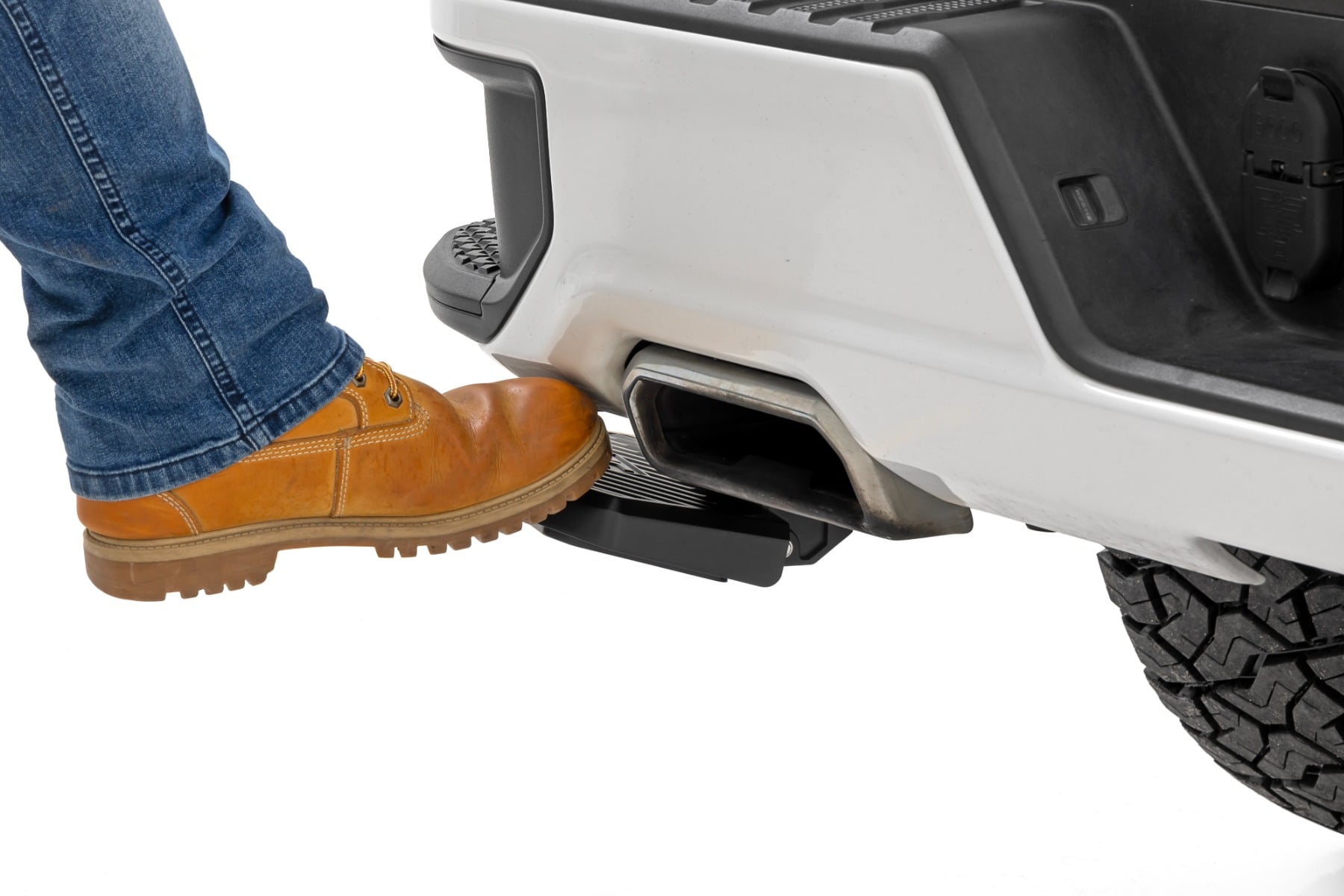 Retractable Bed Step Manual Pull Silverado/Sierra 1500 (19-26) Rough Country