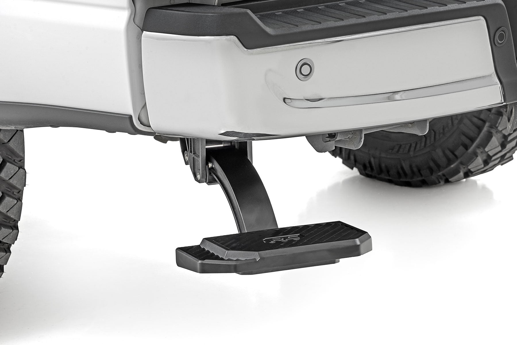 Retractable Bed Step Manual Pull Ford F-150 (21-26)/F-150 Lightning (22-26) Rough Country