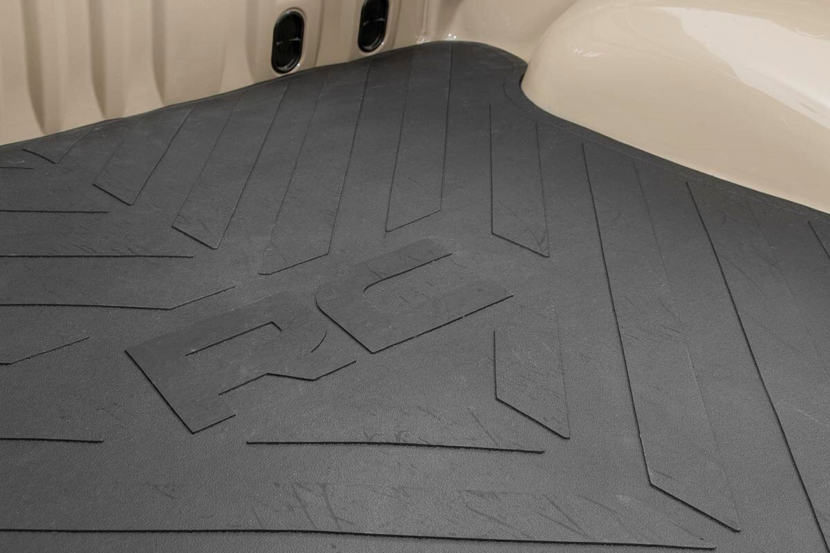Bed Mat 6 Foot 7 Inch Bed RC Logo Chevy/GMC Sierra 1500 (19-26)/Silverado 1500 (19-26) Rough Country