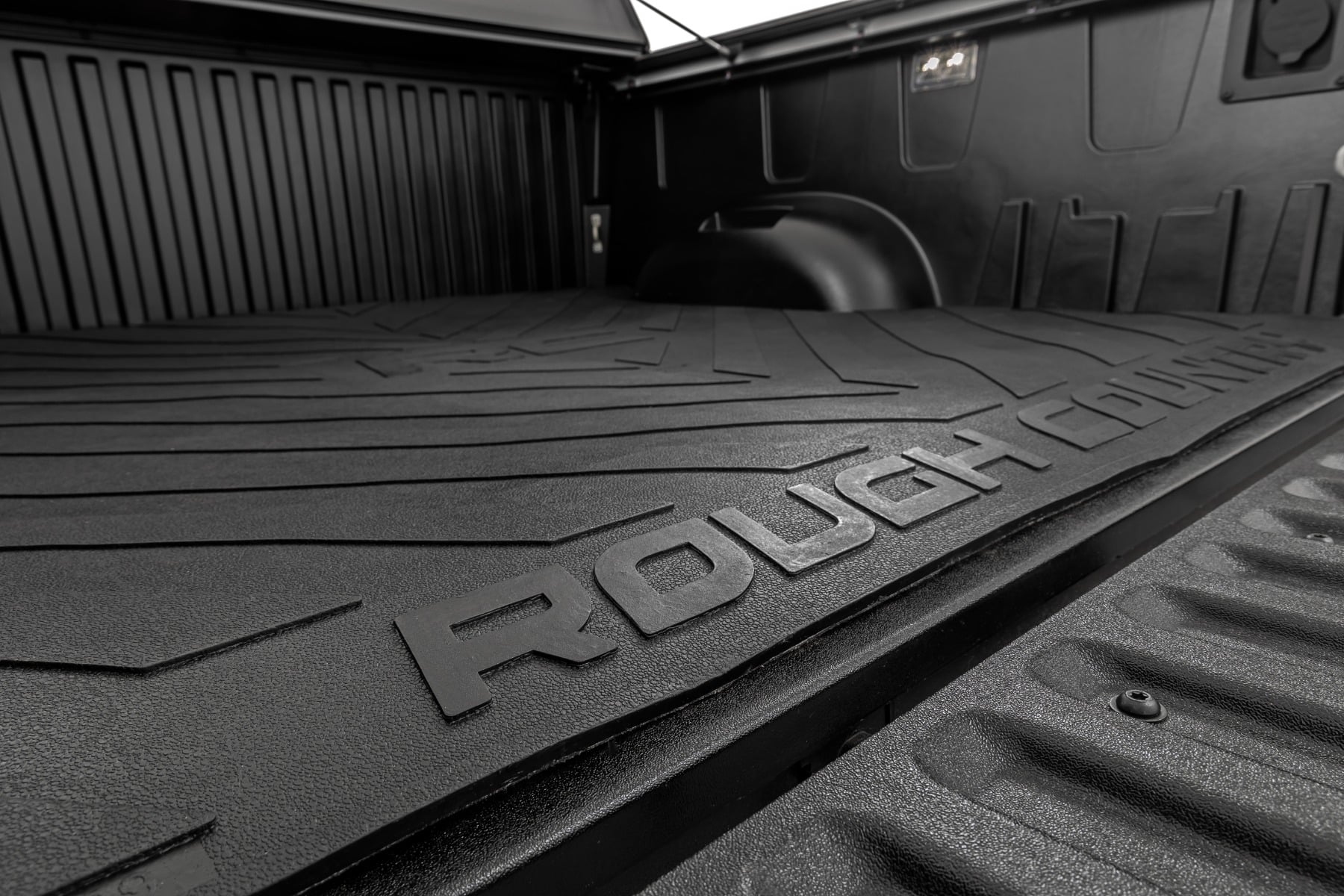 Bed Mat 5 Foot 7 Inch Bed RC Logo Toyota Tundra 2WD/4WD (2022-2026) Rough Country