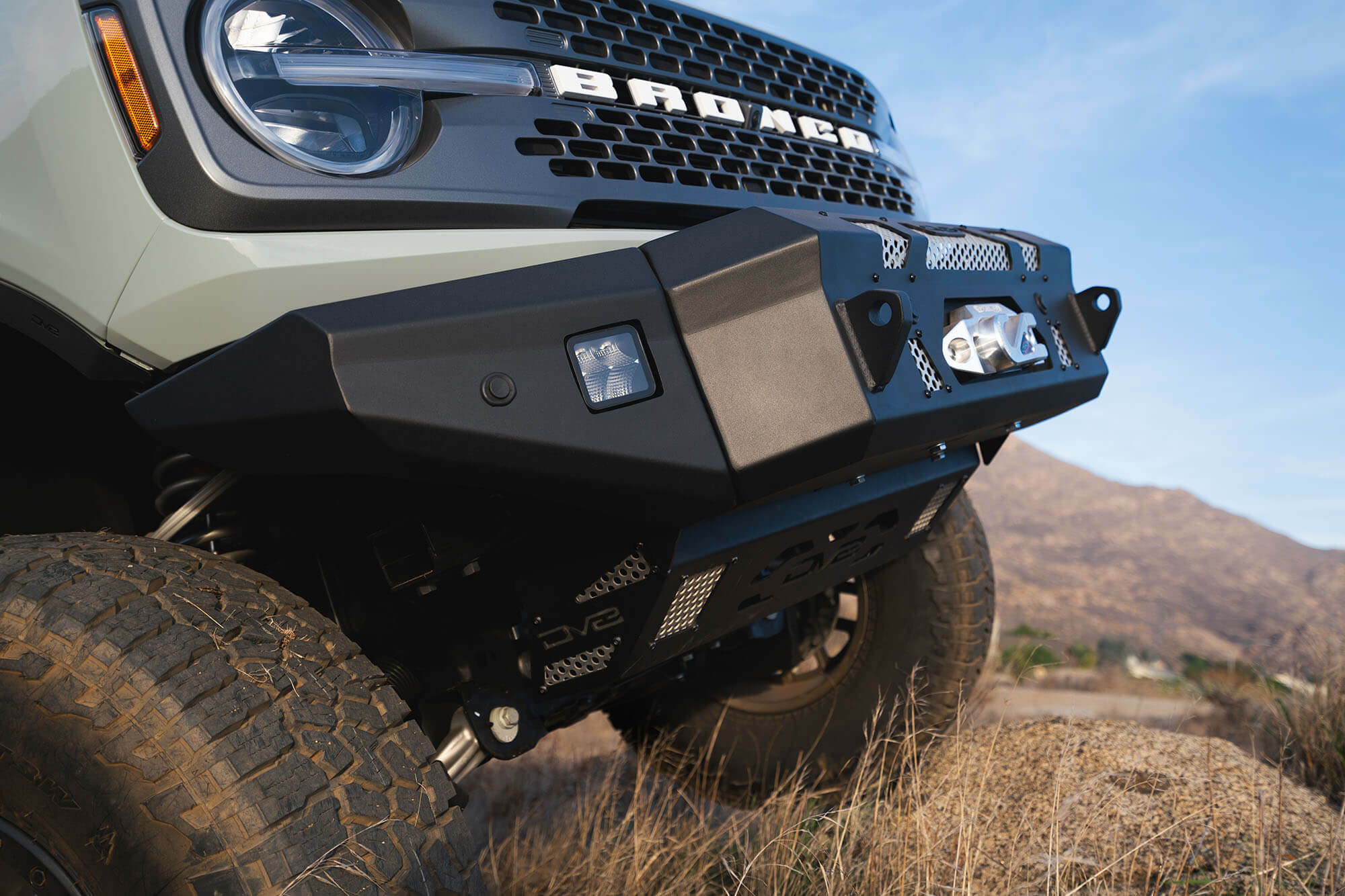 2021 2024 Ford Bronco Steel Front Skid Plate DV8 Offroad