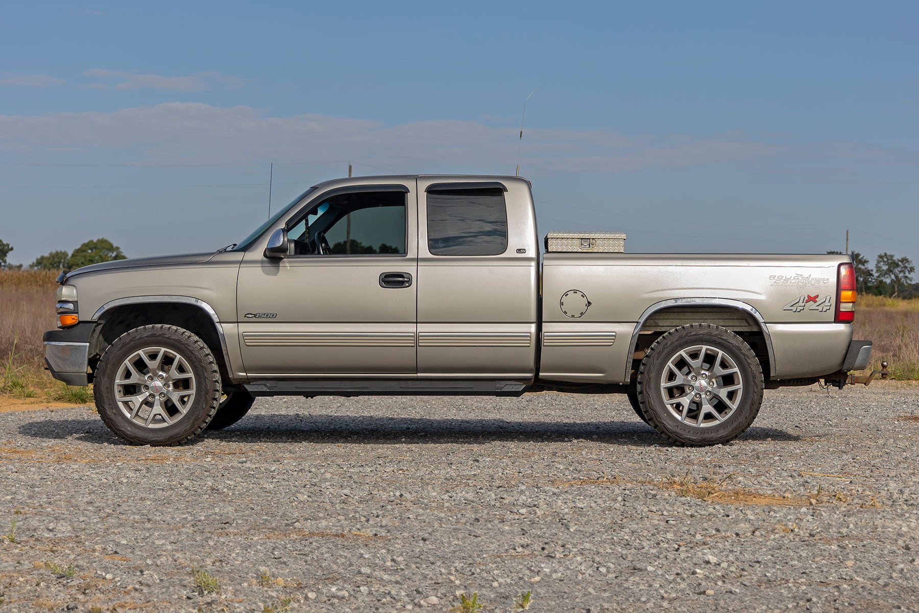 HD2 Aluminum Running Boards Ext Cab Silverado/Sierra 1500/2500HD (99-06 & Classic) Rough Country