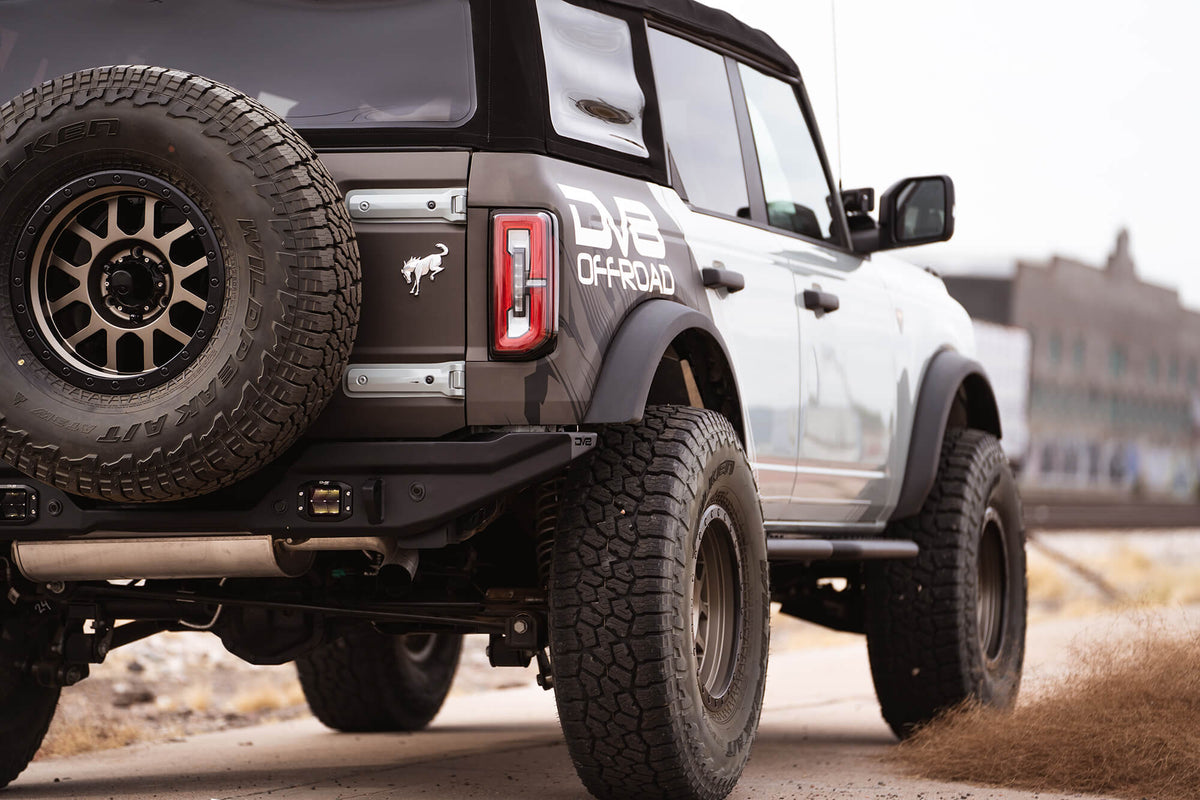 2021 2024 Ford Bronco 4 Door OE Plus Series Side Steps DV8 Offroad