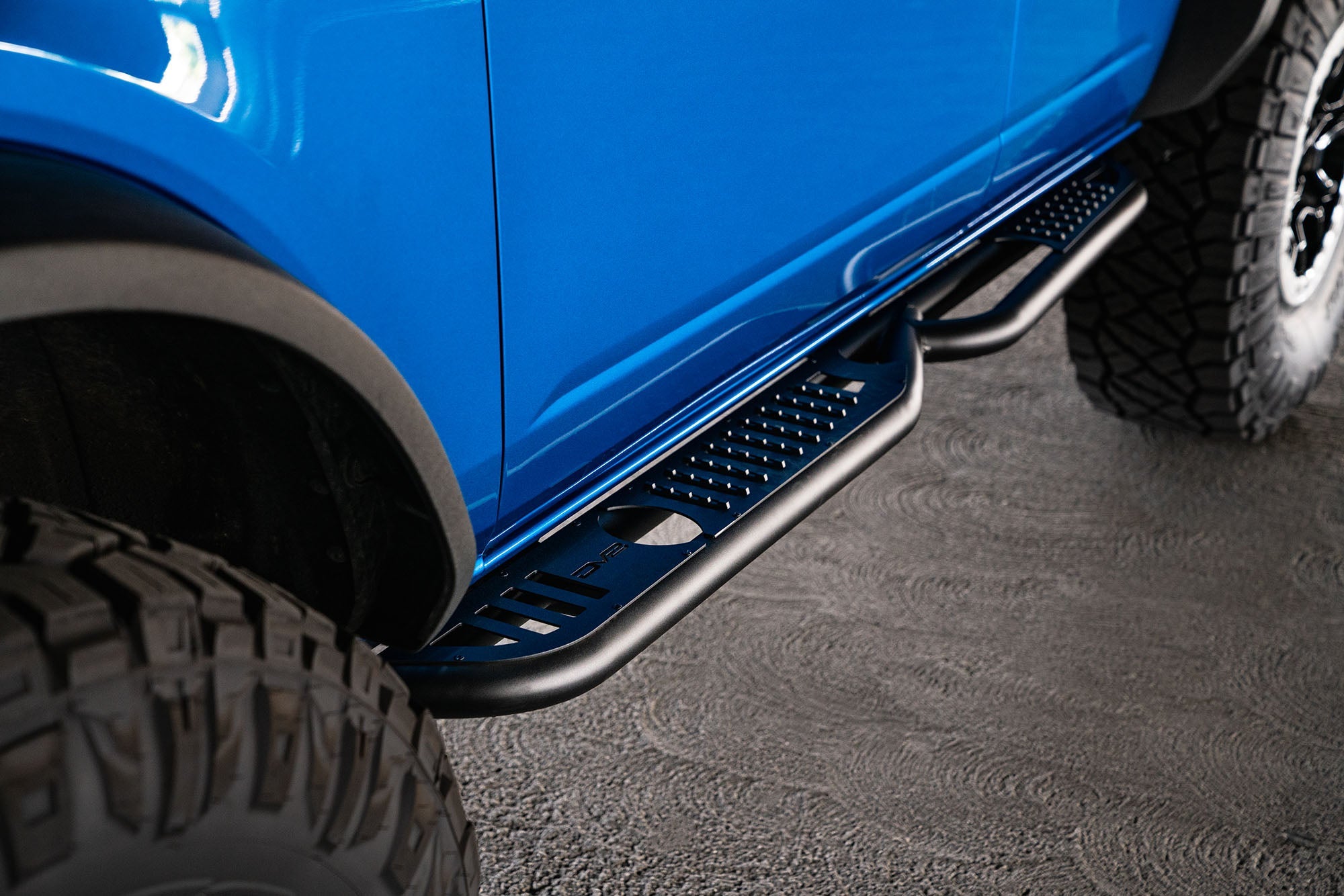 2021 2024 Ford Bronco 4 Door OE Plus Series Side Steps DV8 Offroad
