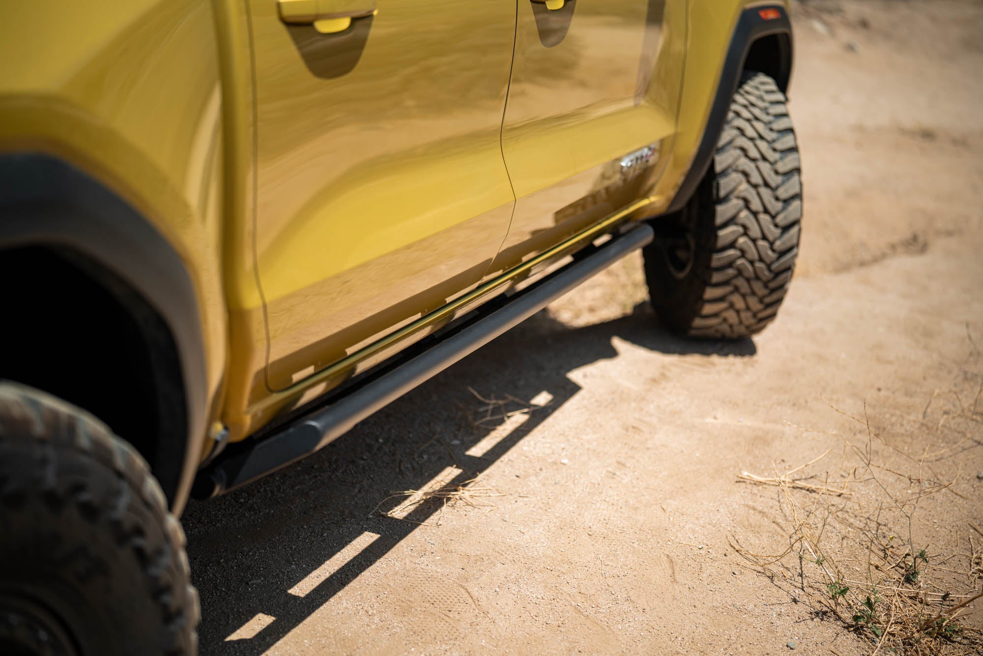2023 2025 Chevy Colorado & GMC Canyon Rock Sliders DV8 Offroad