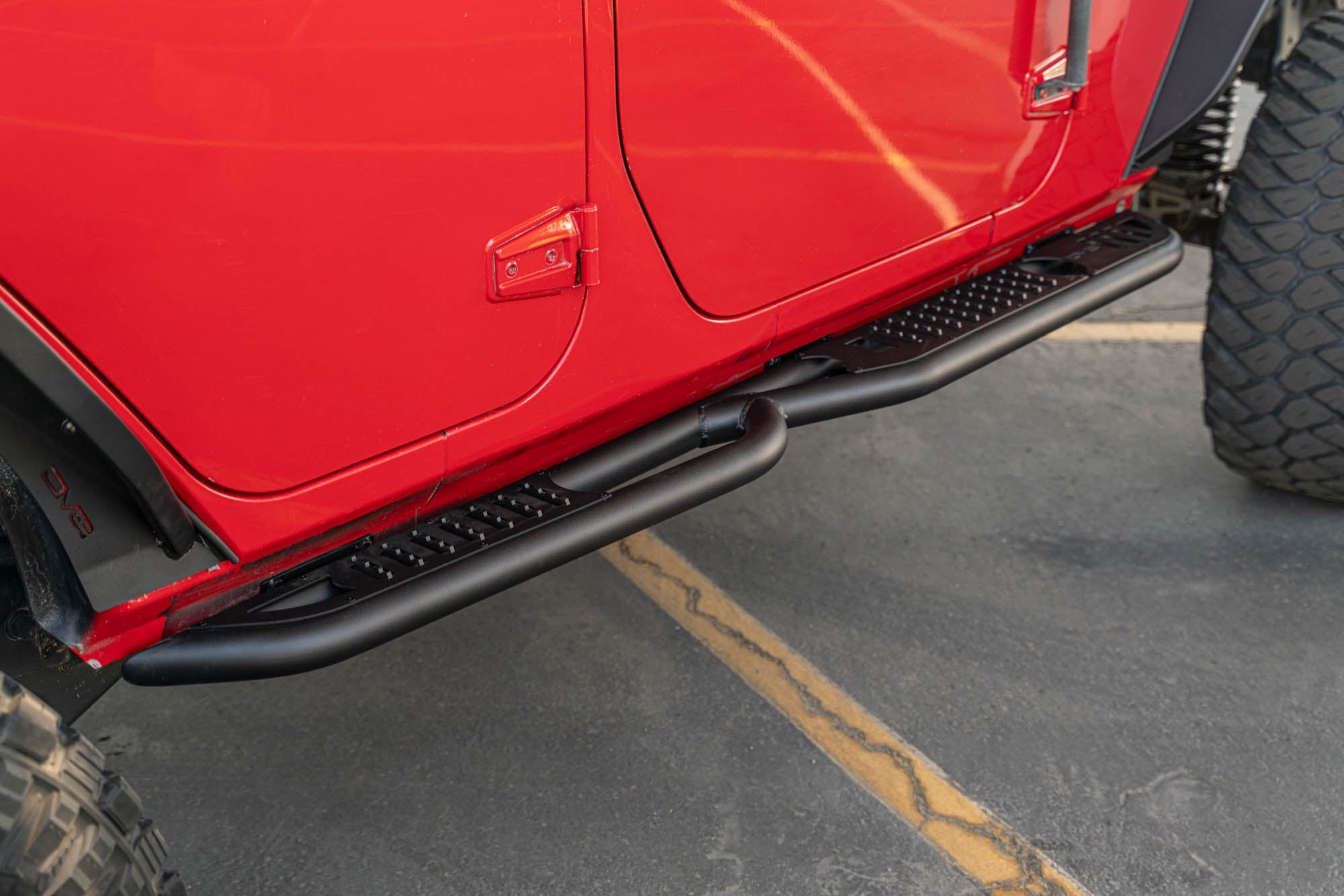 2007 2018 Jeep Wrangler JKU 4 Door OE Plus Side Steps DV8 Offroad