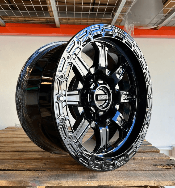 Innov8 SET OF 4 18x9 G500 Gloss Black Wheels for Ford Superduty