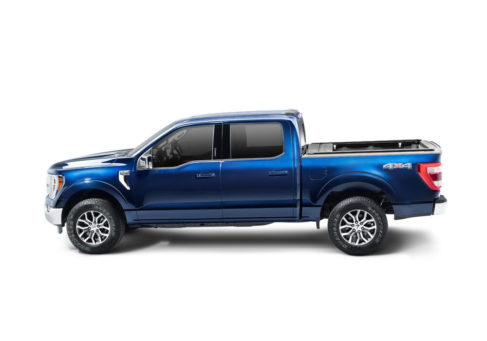 RetraxOne XR Retractable Tonneau Cover Matte One Piece Polycarbonate Construction 2017-2026 Ford F-250/350 6' 10 inch Bed without Stake Pockets