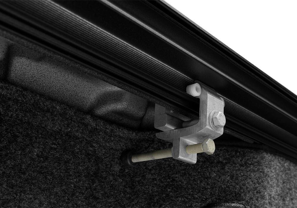 RetraxOne XR Retractable Tonneau Cover Matte One Piece Polycarbonate Construction 2015-2022 Colorado/Canyon 5' Bed without Stake Pockets