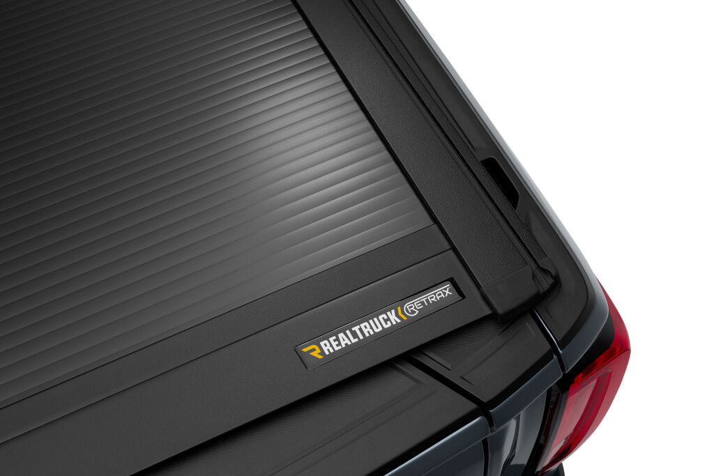 RetraxOne XR Retractable Tonneau Cover Matte One Piece Polycarbonate Construction 2019 (New Body Style)-2026 Silverado/Sierra 1500 6' 7 inch Bed without Stake Pockets Standard Rails