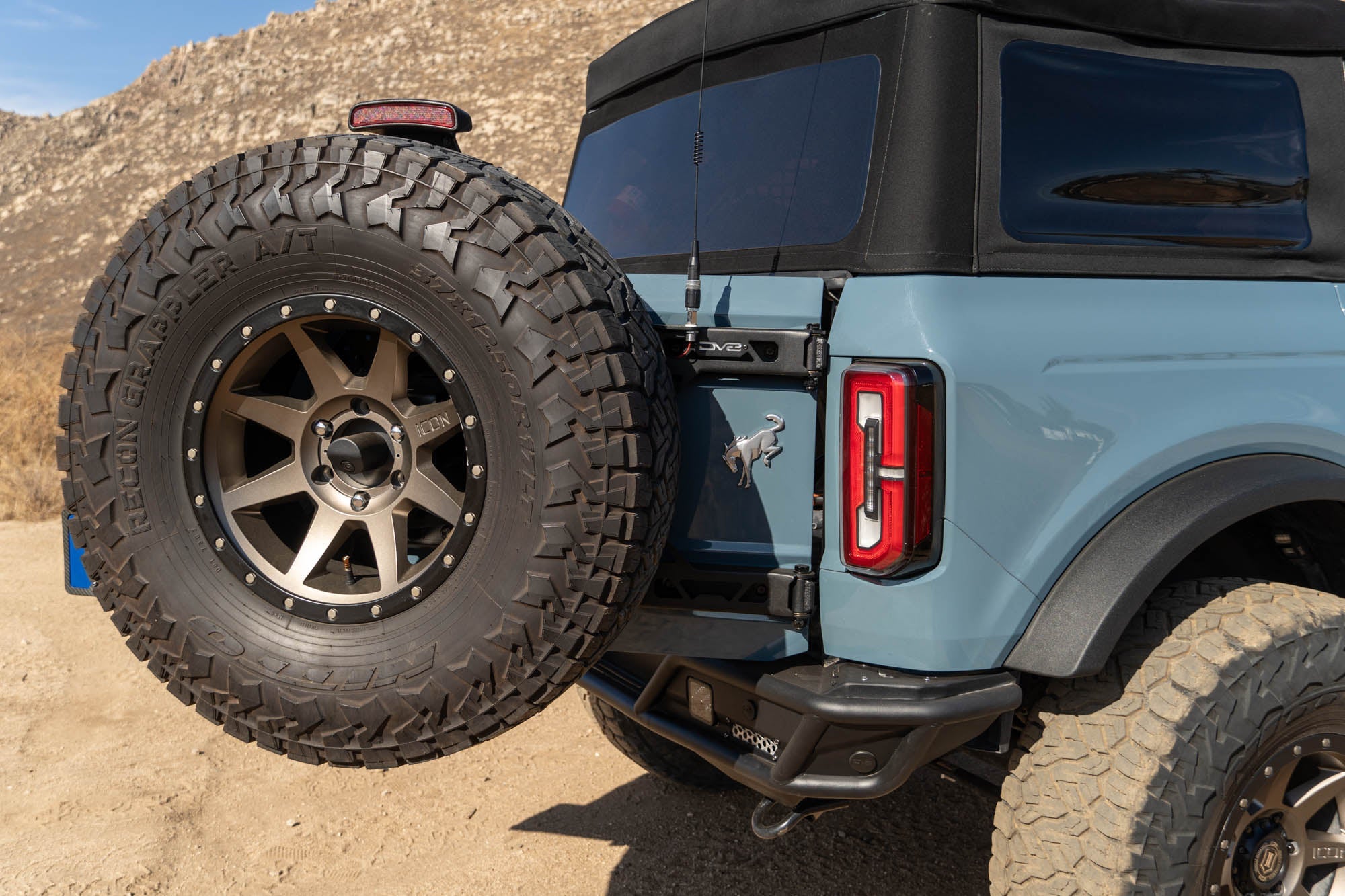 2021 2024 Ford Bronco Tire Carrier DV8 Offroad
