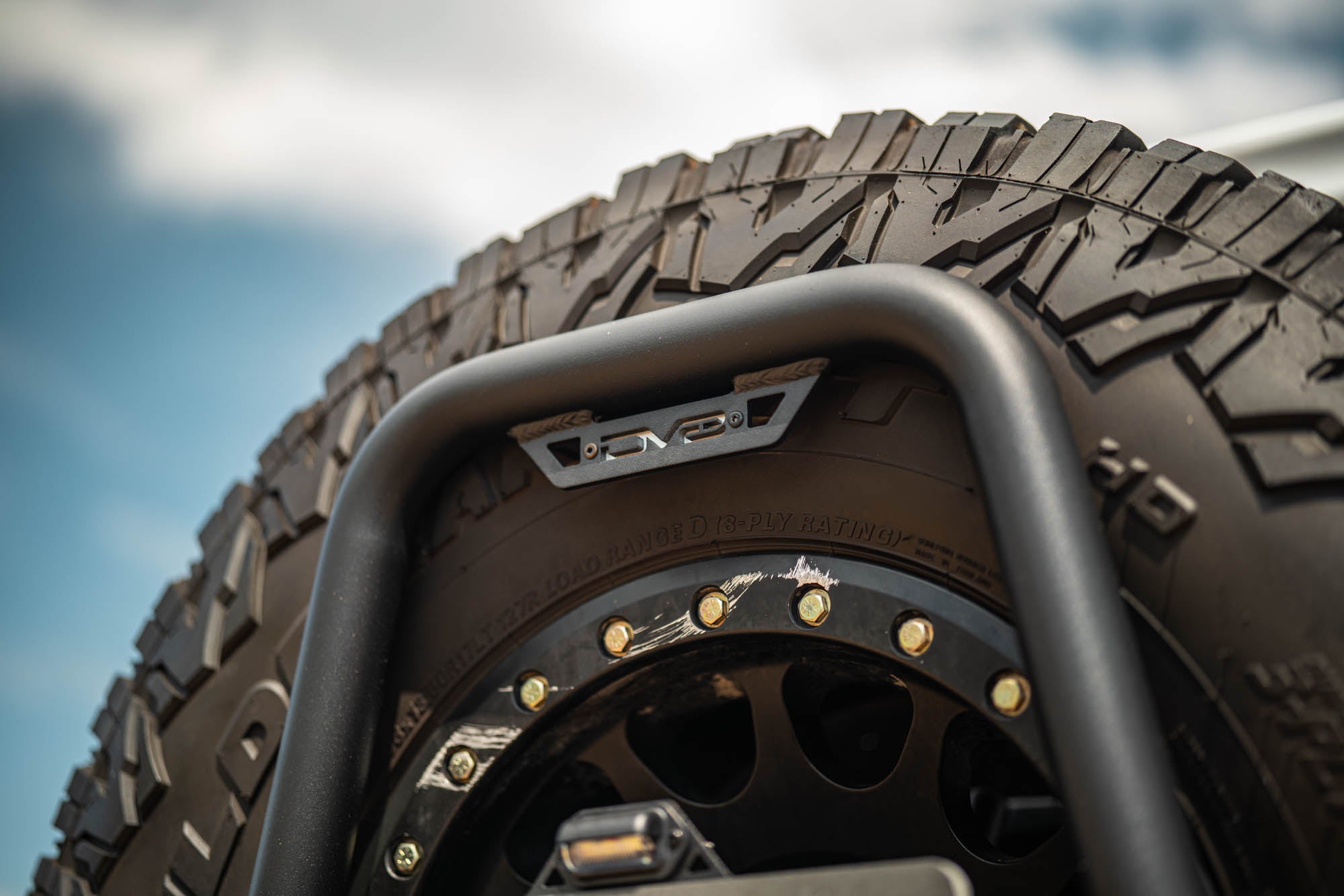 2018 2025 Jeep Wrangler JL Body Mounted Tire Carrier DV8 Offroad