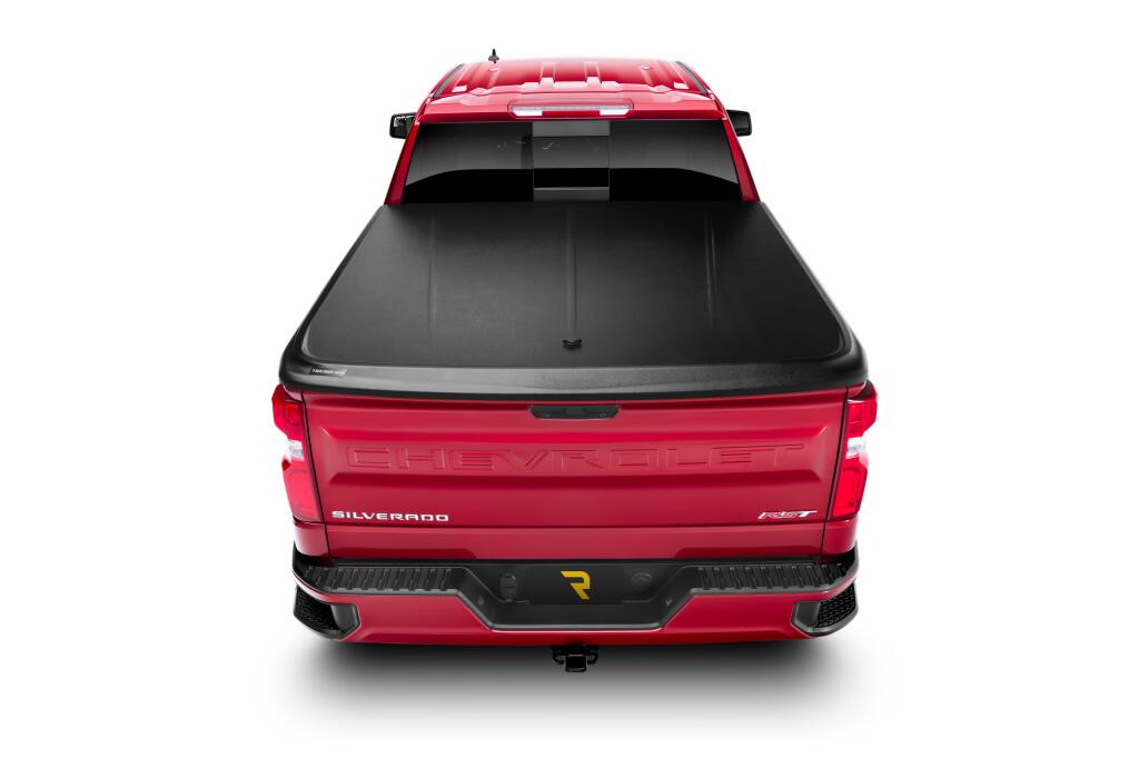 Tonneau Cover SE 2019 (New Body Style) 2026 Silverado 5 Foot 9 Inch Bed Black Textured UnderCover