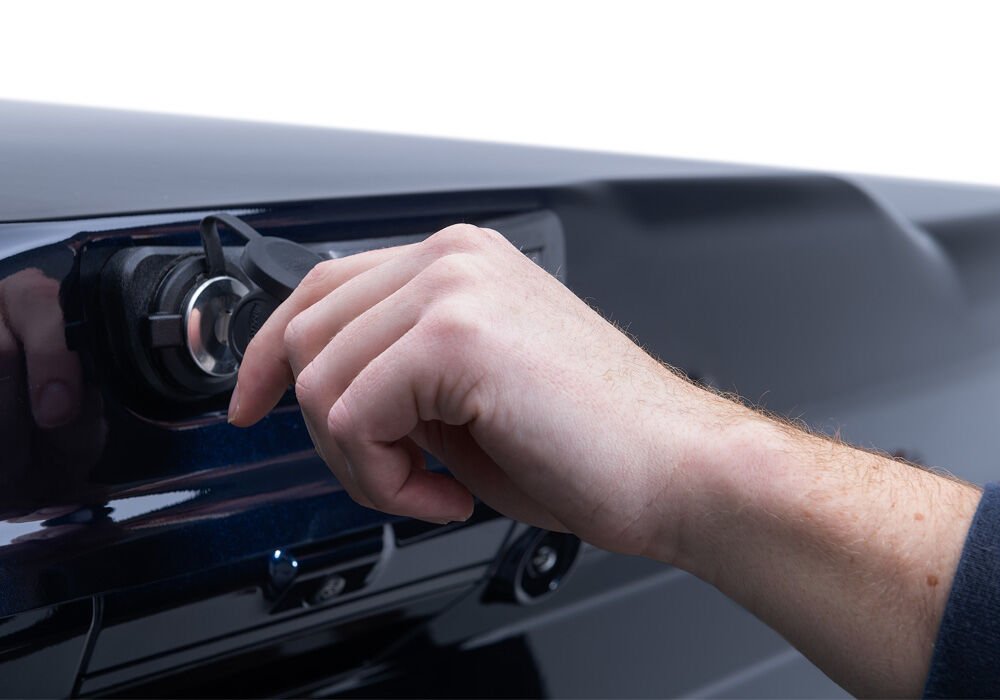 Tonneau Cover Elite LX 2017-2022 Ford F-250/350 6 Foot 10 Inch Bed Ext/Crew Cab Agate Black UnderCover