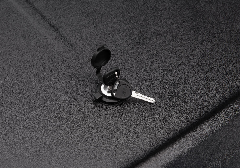 Tonneau Cover SE 2016-2024 Nissan Titan 5 Foot 7 Inch Bed Crew Black Textured UnderCover