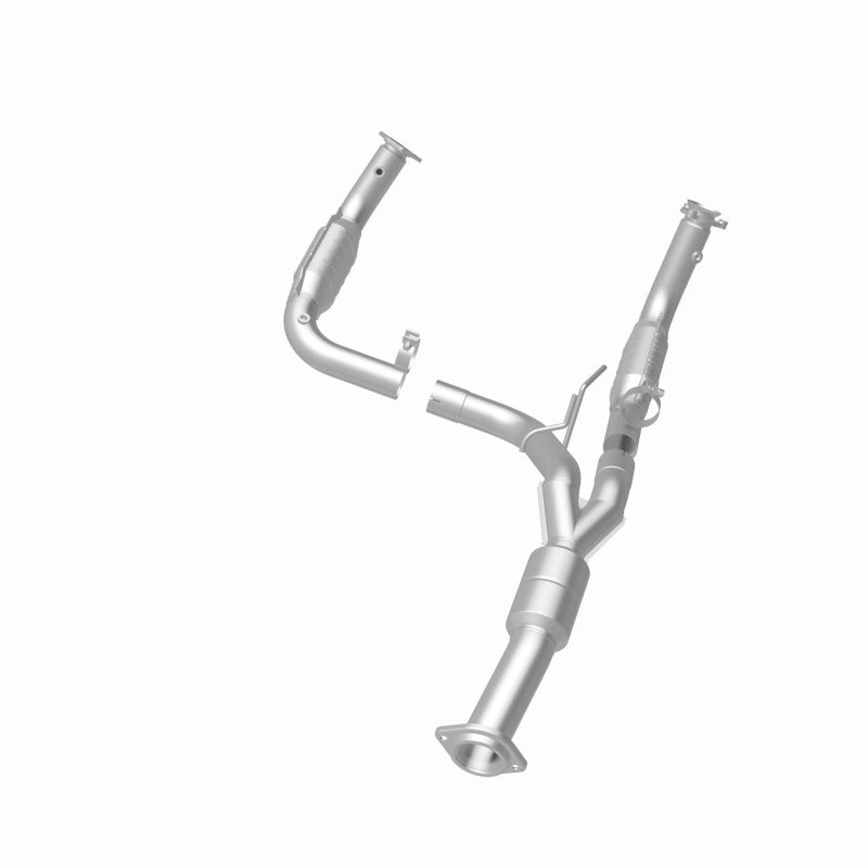 MagnaFlow Direct Fit Catalytic Converter 11-13 Chev Silverado 2500 HD/3500 HD 6.0L