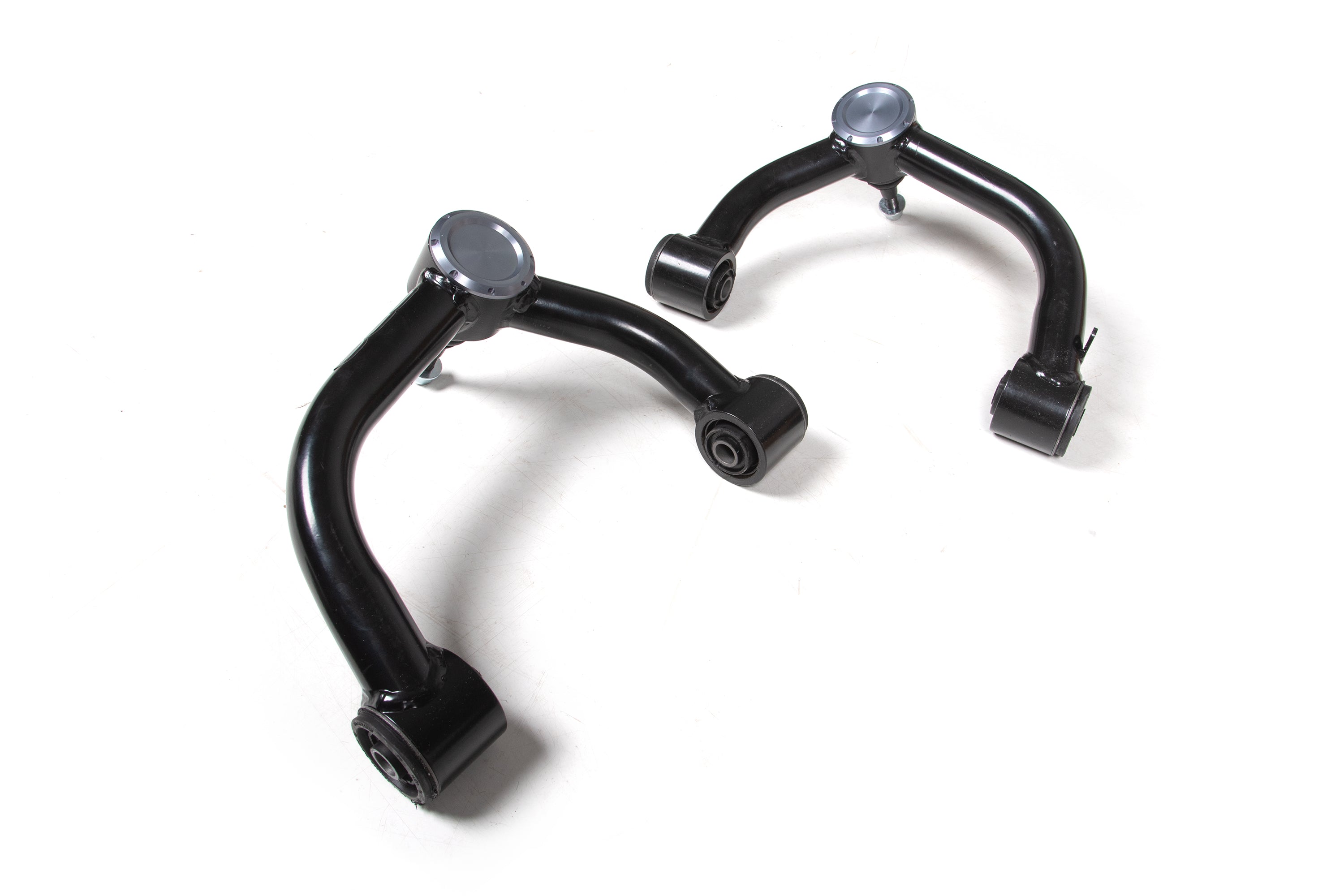 2-inch leveling kit for Ford F150 (2021-2025) 4WD, featuring durable black control arms for enhanced performance.