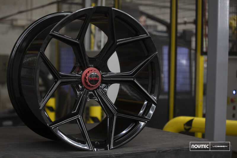 Vossen x Novitec NL4-5L 23x12in - 5x130 BP - ET15 - Gloss Black Lamborghini Urus Rear Wheel