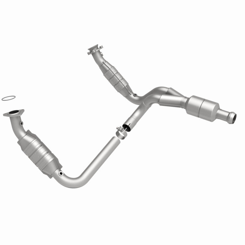 MagnaFlow Direct Fit Catalytic Converter 10-13 GMC Sierra 1500 V6 4.3L
