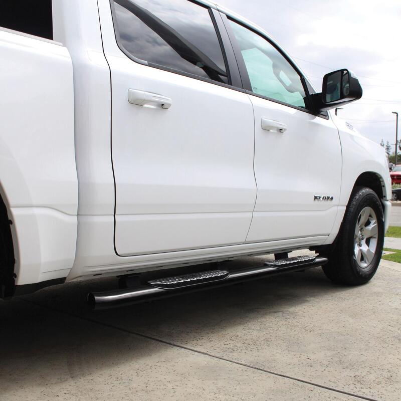 Westin 19-26 Ram 1500 Quad Cab (Excludes Ram 1500 Classic) PRO TRAXX 4 Oval Nerf Step Bars - Black