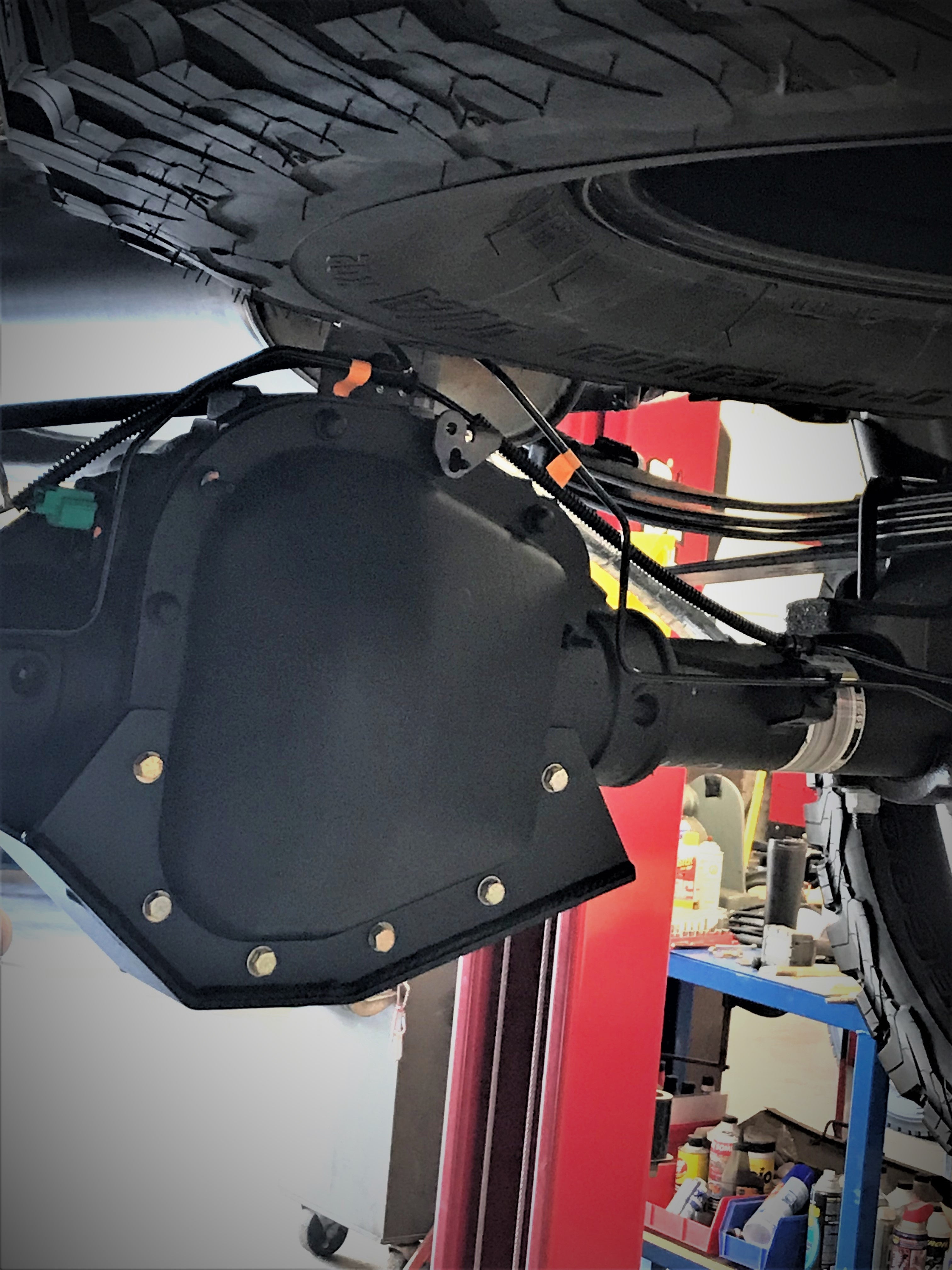 Rear differential skid plate kit for 2017-2024 Raptor, designed for enhanced protection during off-road driving.