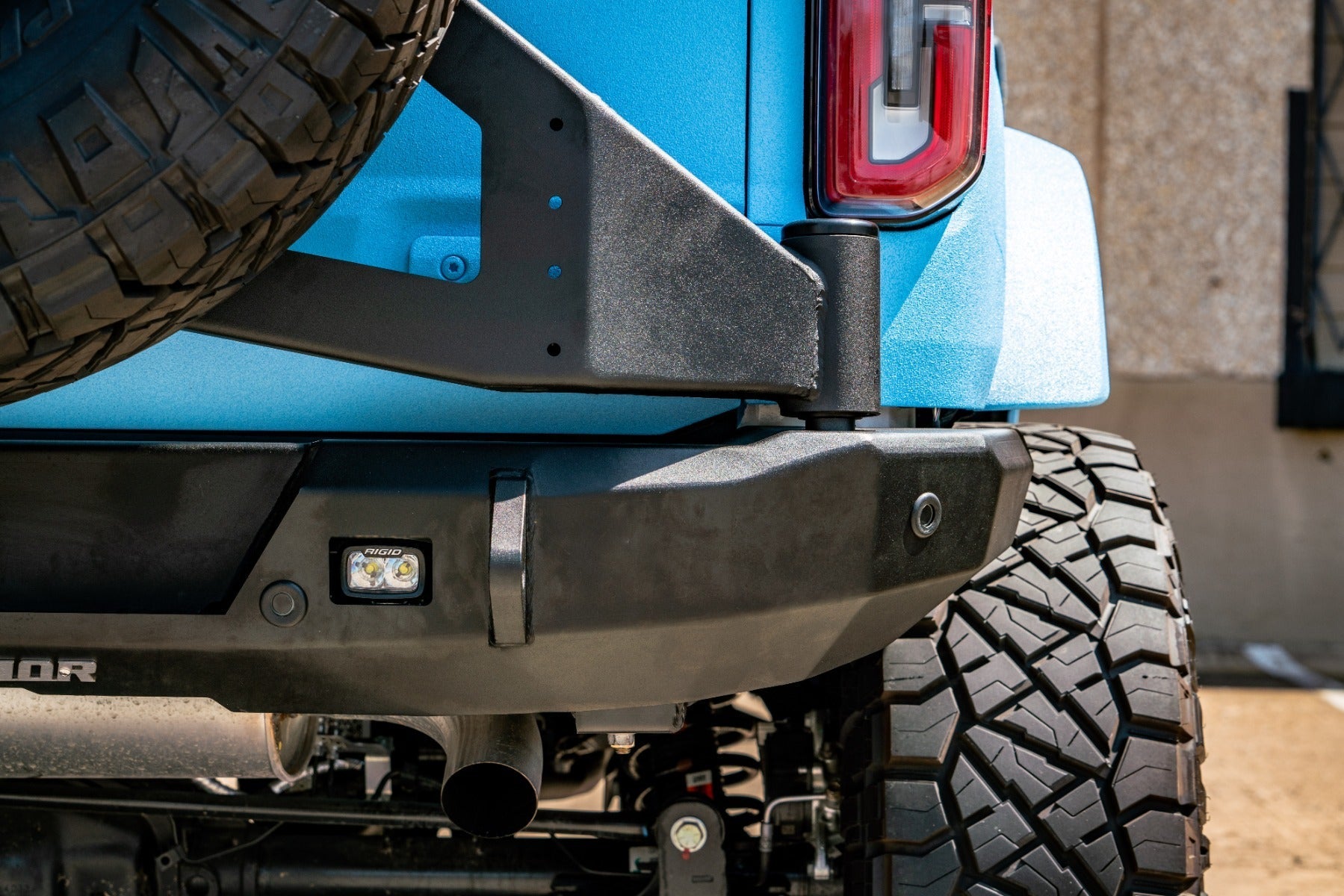 Stealth Rear Non-Winch Bumper | Tire Carrier - Texture Black 2021-2025 Ford Bronco