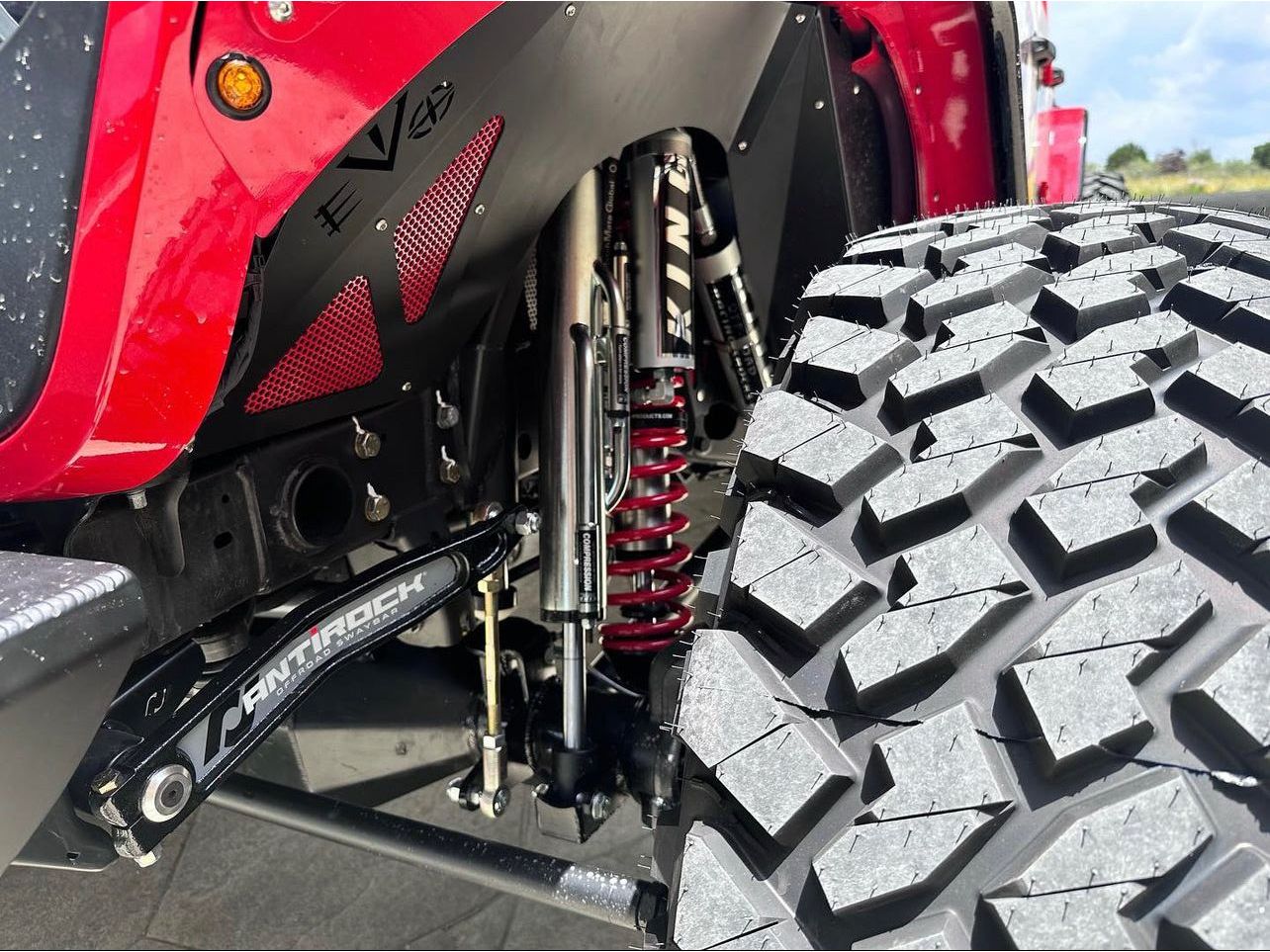 JLU KING Front 3-5 Inch front 2.5 Inch Double Throwdown Rear 2.5 Inch Coilover Bypass HC Long Arm PRO PLUS, BLACK, 4 Door 2.0 or 3.6L Gas JEEP WRANGLER