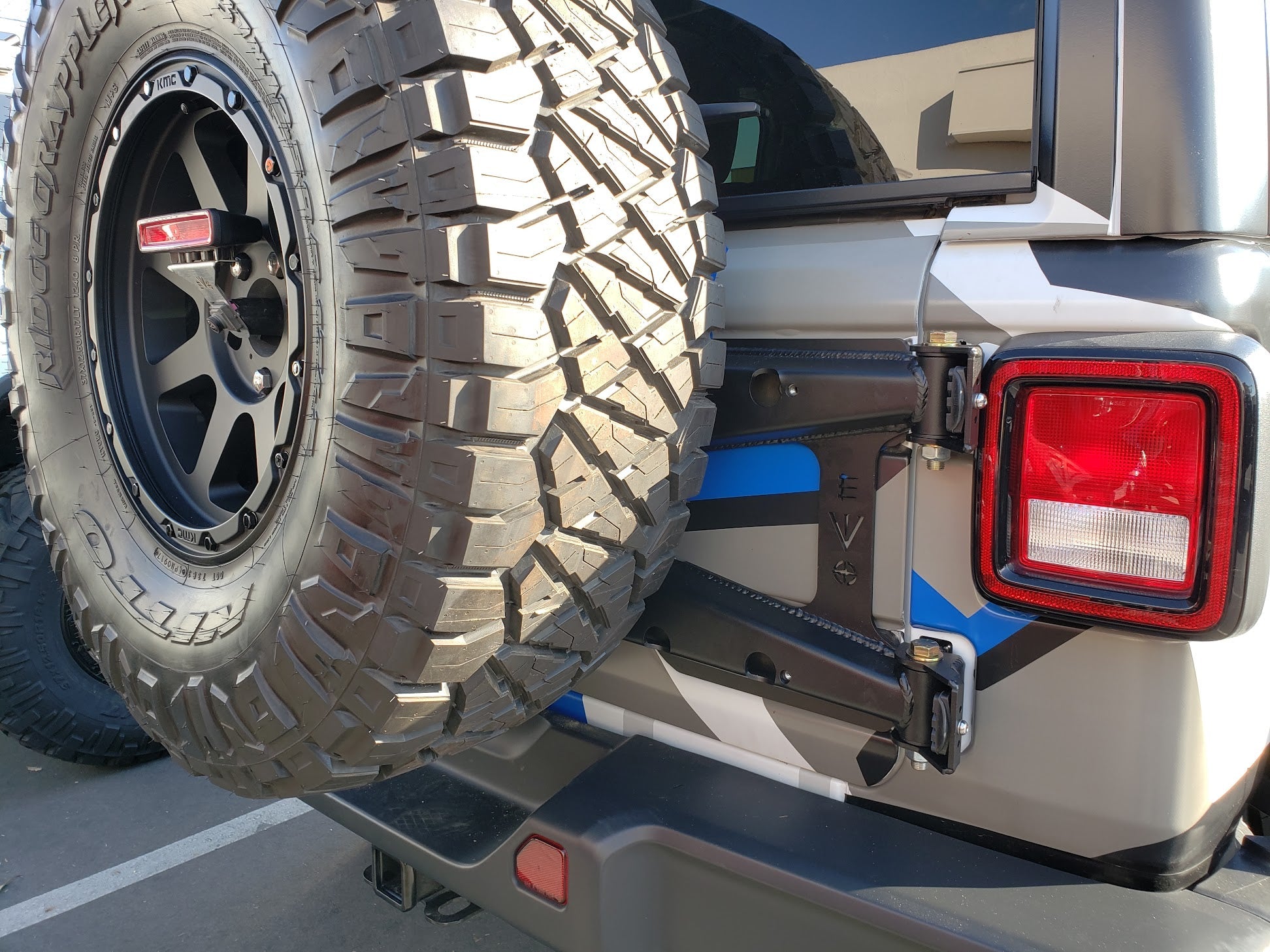 JEEP WRANGLER HEAVY DUTY HINGED SPARE TIRE CARRIER FOR JL/JLU
