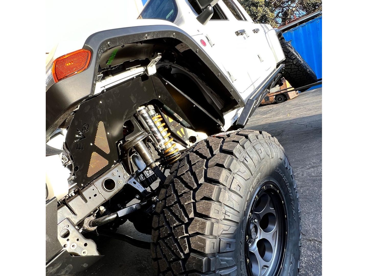 JL/JT GAS FRONT VENTED ALUMINUM INNER FENDERS