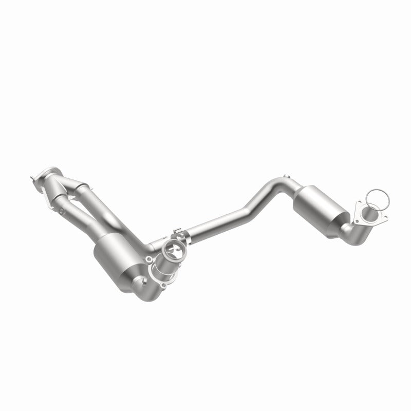 MagnaFlow DF Catalytic Conv OEM 2005 GMC Sierra/Chevrolet Silverado 1500/Cadillac Escalade Underbody