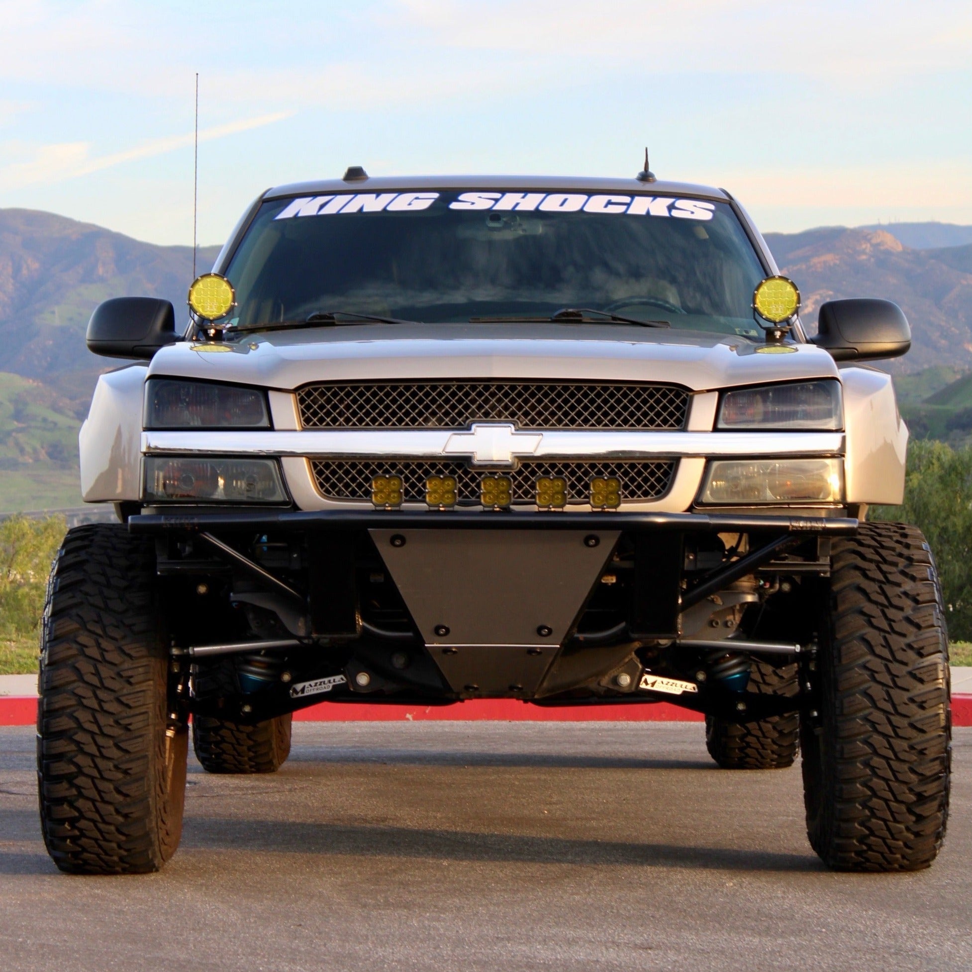 2003-2006 Chevrolet Silverado fenders on a lifted truck, showcasing rugged design for offroad performance.