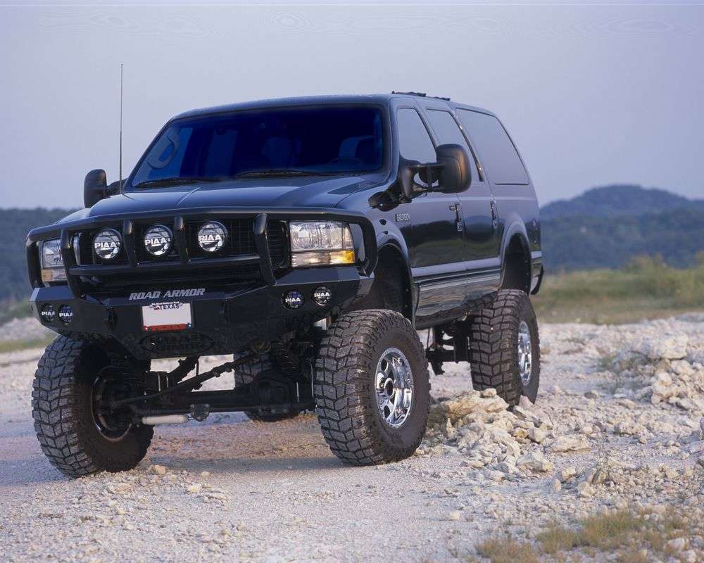 Stealth Front Winch Bumper Titan II Guard | Round Holes - Texture Black 1999-2004 Ford F-250 F-350 F-450 Excursion